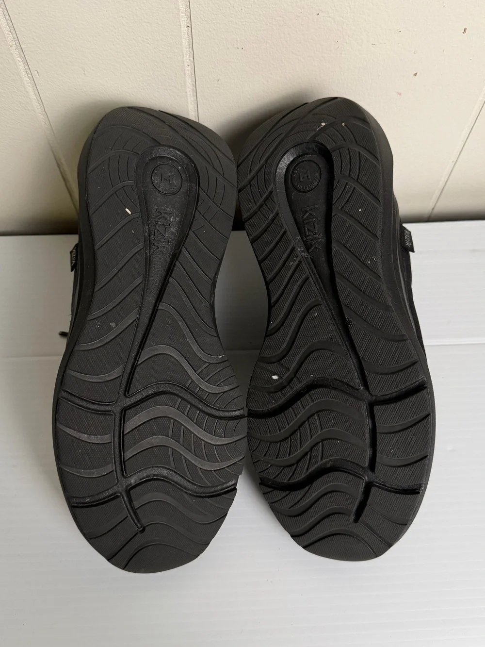 Kizik Athens Women’s 9 Wide